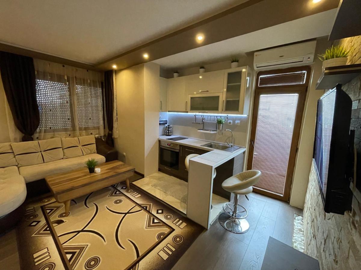 One-Bedroom Apartment,1199296324:JPEG